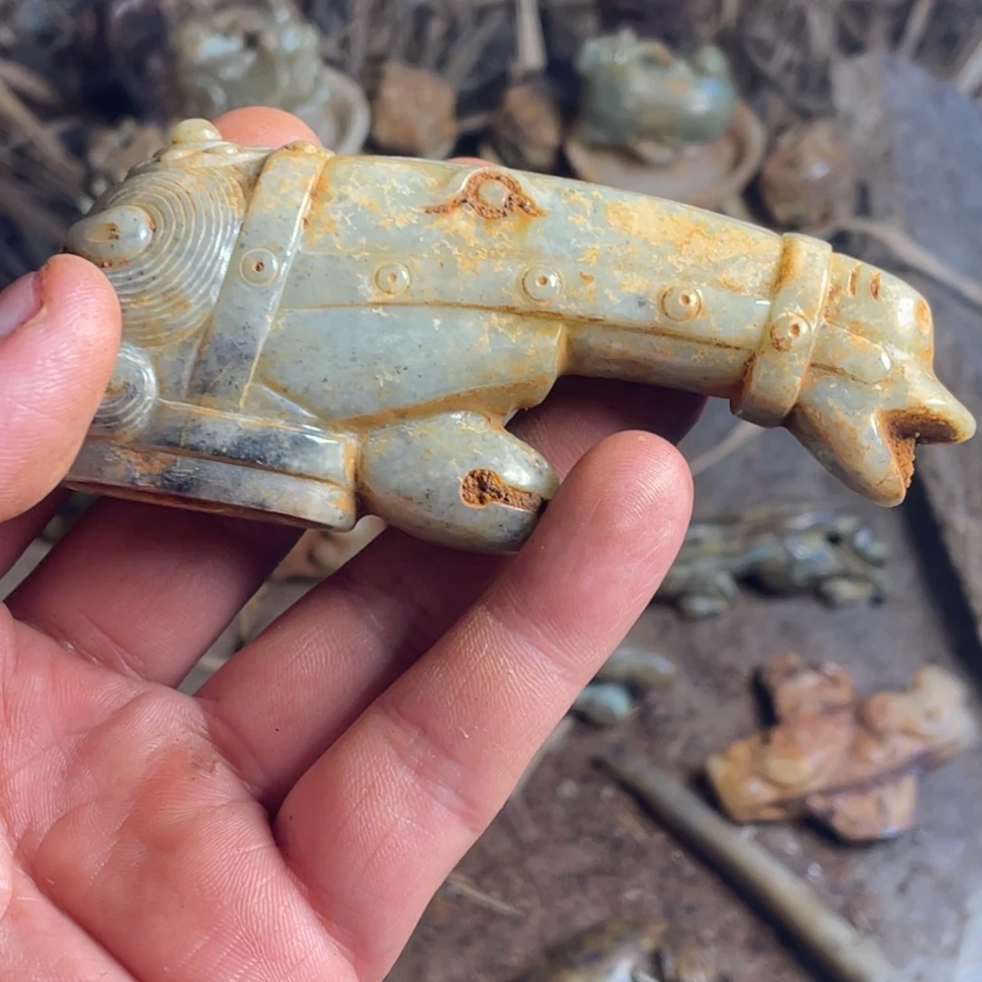 永***馆和田玉（糖玉）未镶嵌颈饰