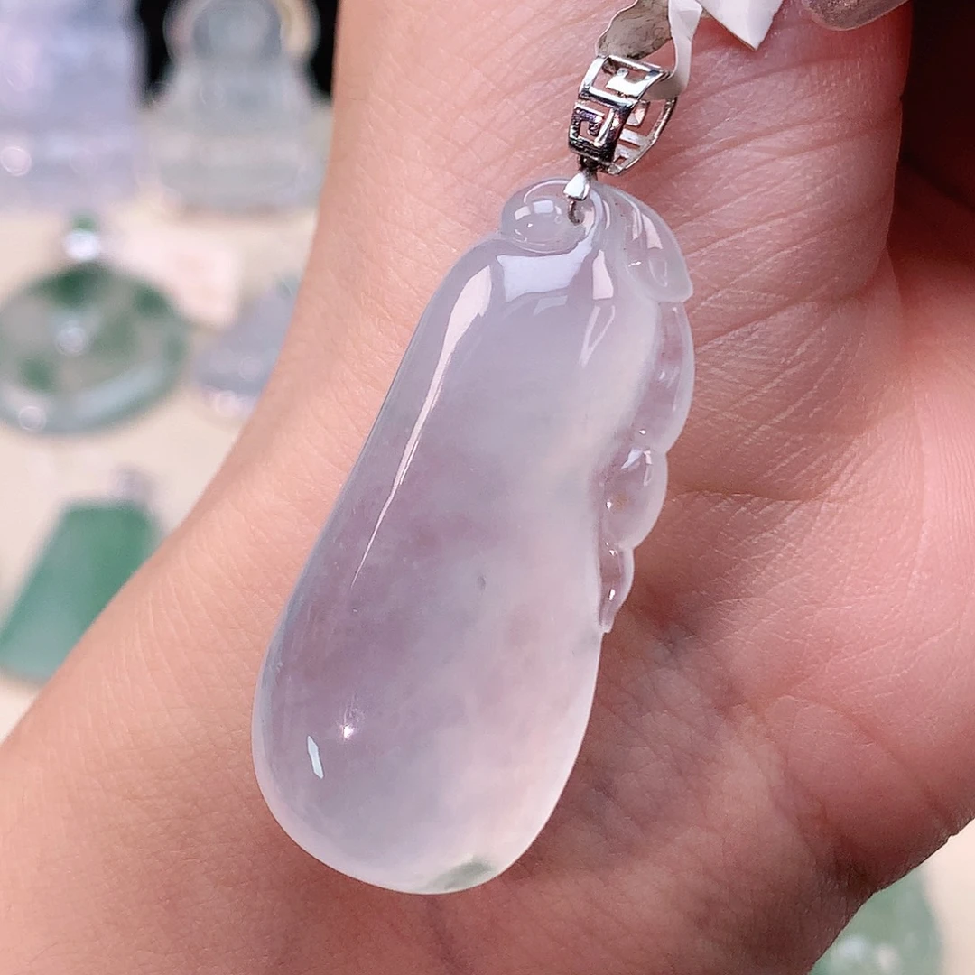 翡翠18K金镶嵌颈饰福瓜