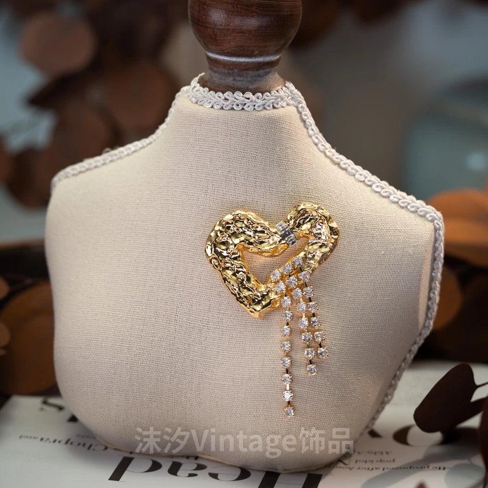 铜合金胸针 爱心流苏胸针复古vintage大衣西装别针重工古董配饰