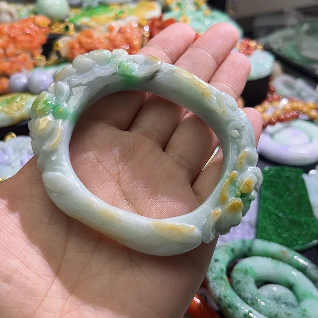 颈饰未镶嵌翡翠待编织