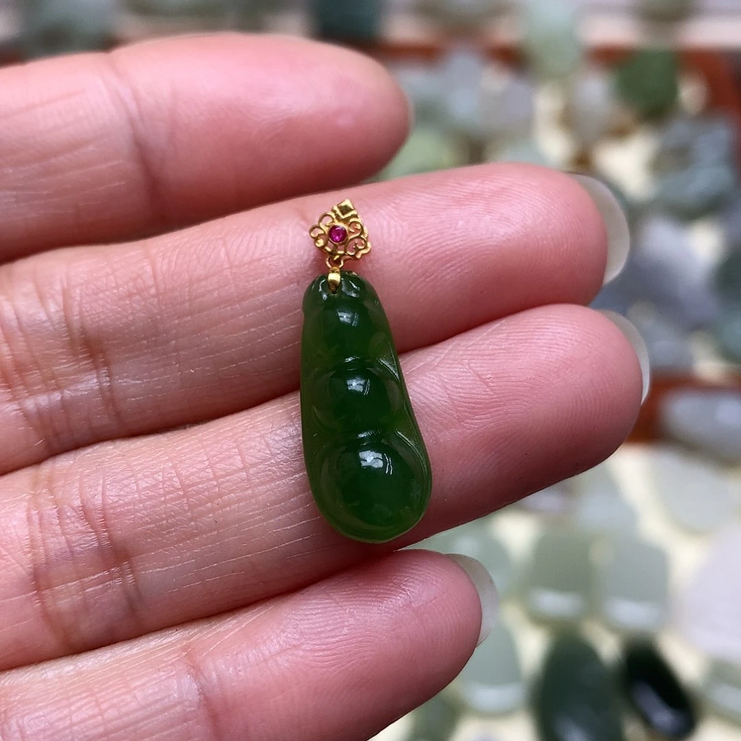 和田玉颈饰18K金镶嵌凡