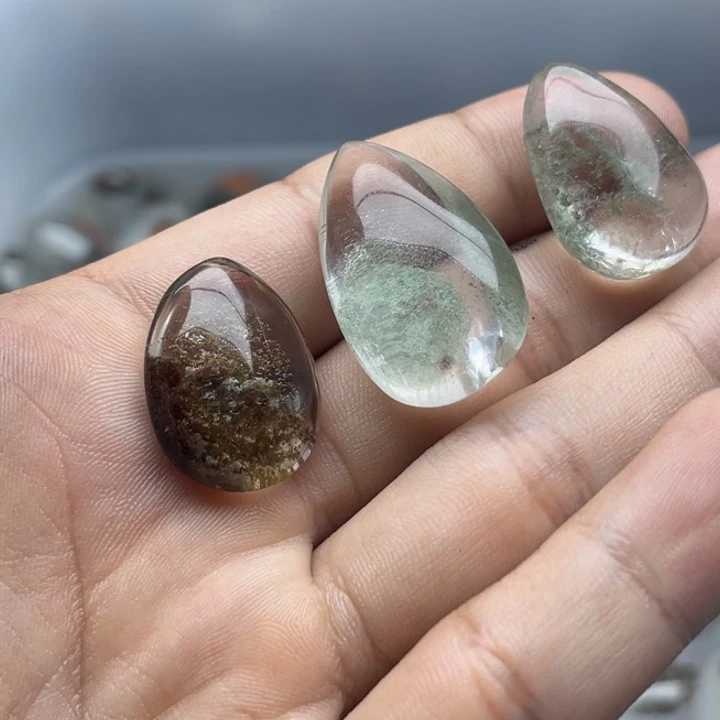 未镶嵌吊坠(赠链)水晶妮**、