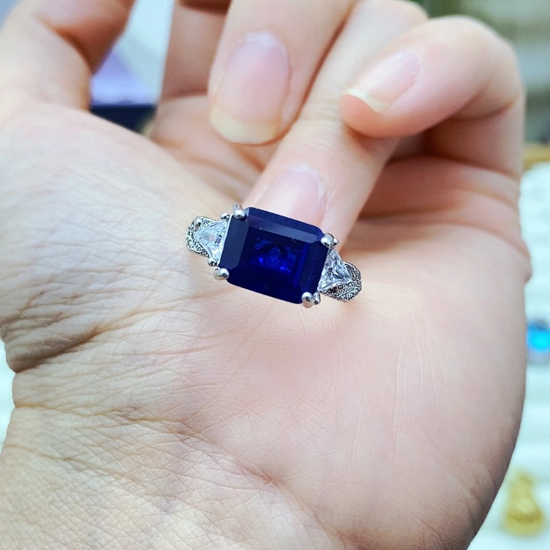 戒指蓝宝石未镶嵌