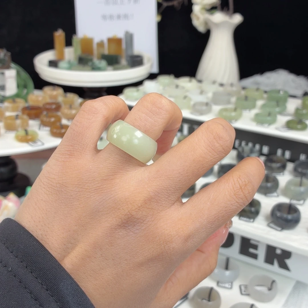 和田玉（糖玉）未镶嵌戒指Q95晴水轮胎16.0不退换11码