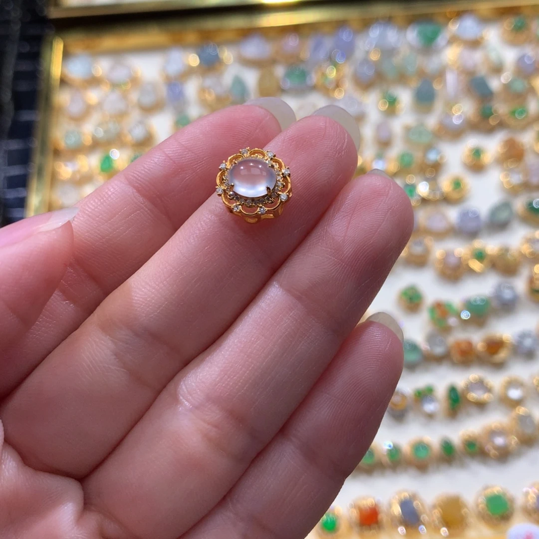 还***好翡翠18K金镶嵌颈饰翡翠