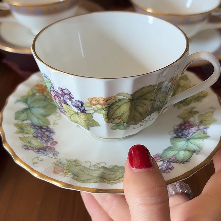 CAA4630皇家伍斯特葡萄画片咖啡杯