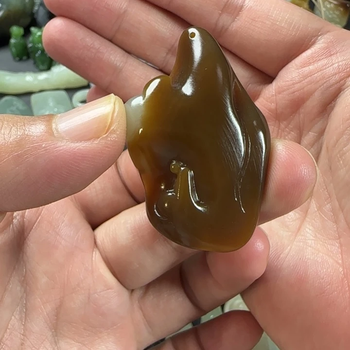 和田玉未镶嵌颈饰定制