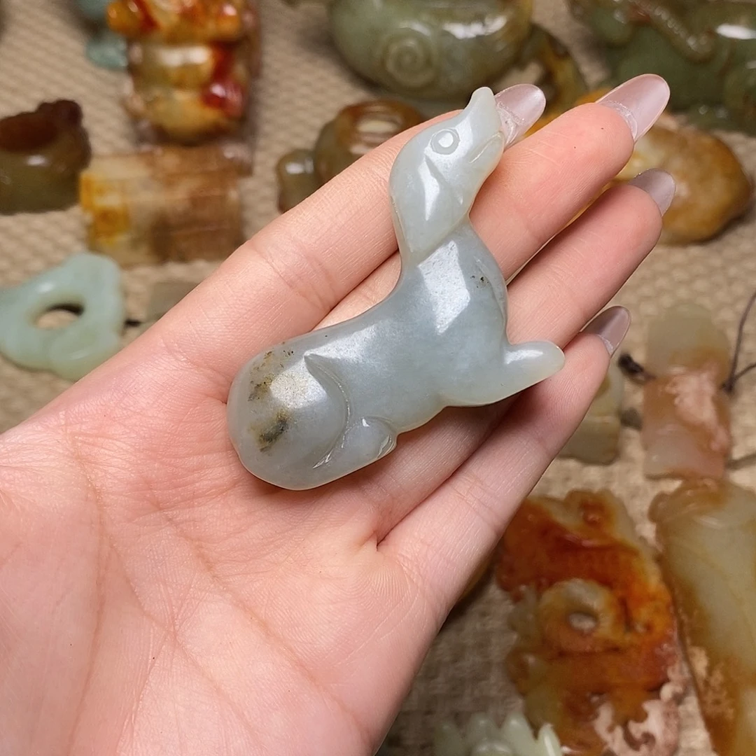 蛇纹石玉未镶嵌颈饰
