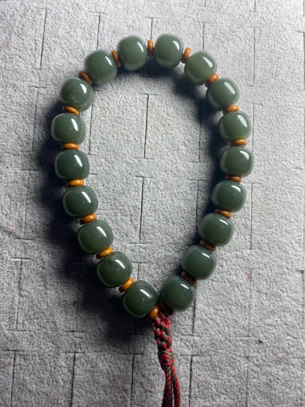 和田玉卡12老型珠十八子手执