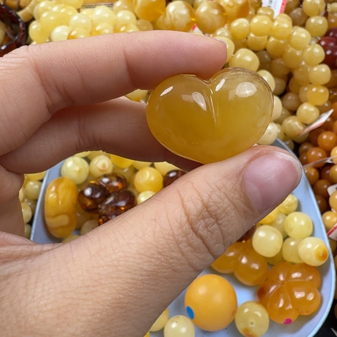 琥珀未镶嵌珠宝奇石