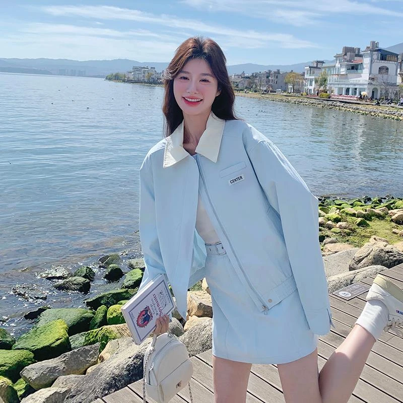 蓝色翻领上衣短裙两件套女2025年春季新款时尚小众设计感减龄套装
