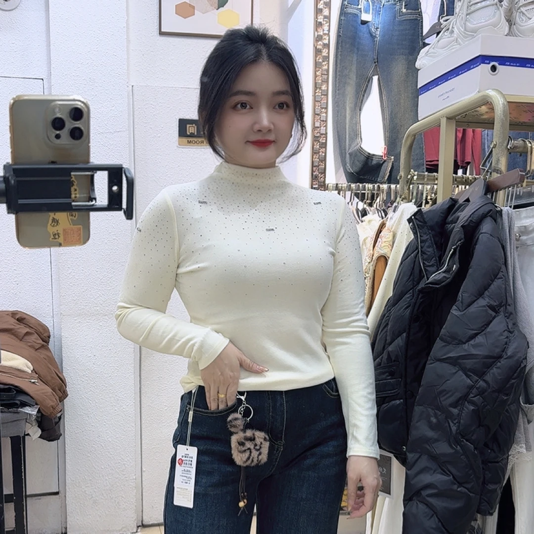 重工闪钻羊绒打底上衣