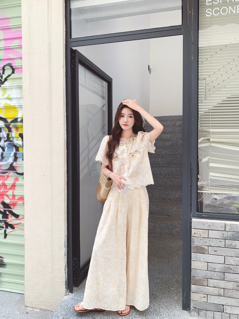 时尚小香风气质穿搭一整套女夏季蕾丝刺绣短袖上衣高腰阔腿裤套装