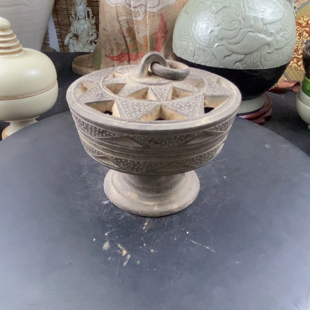 杯黑陶的一个熏炉