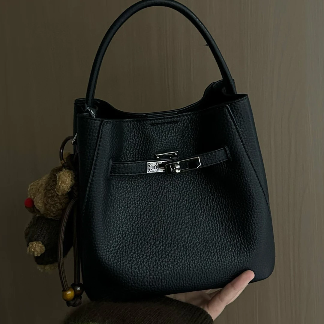 25冬季新款潮流时尚简约凯莉水桶包百搭轻奢设计师款单肩斜挎包