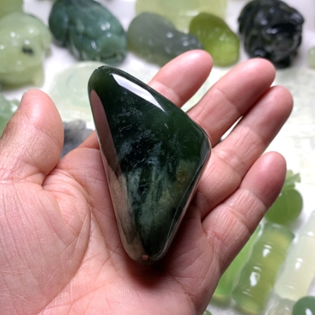 【闪购商品】蛇纹石玉未镶嵌颈饰