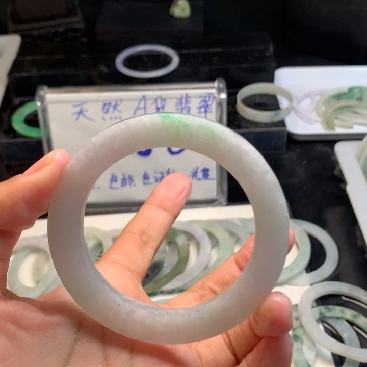 定制翡翠翡翠未镶嵌L****?