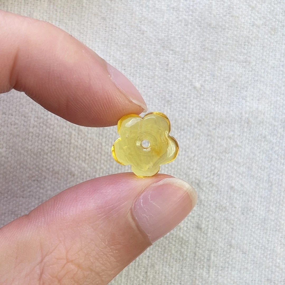 琥珀未镶嵌珠宝奇石花花