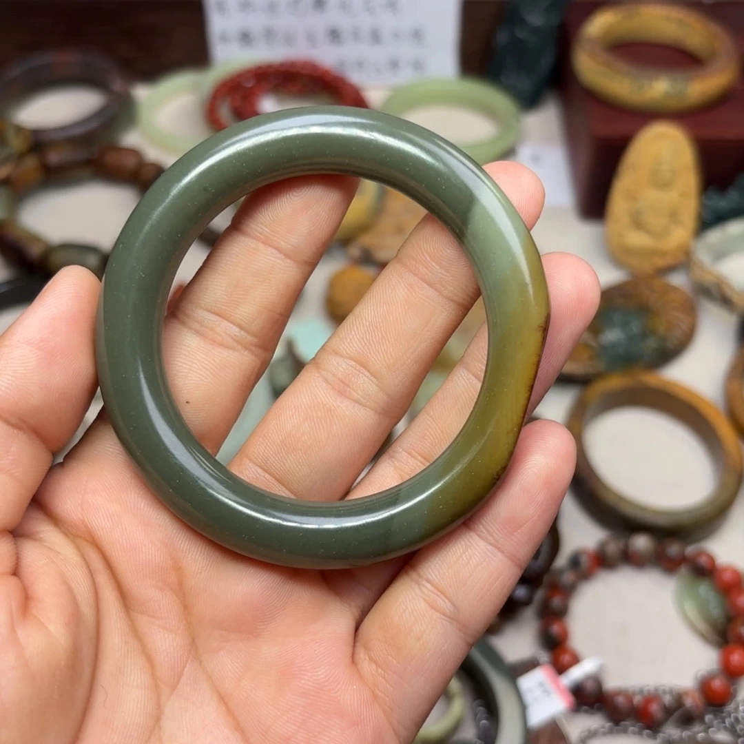 岫岩河磨玉（透闪石质玉）戒指未镶嵌奎*