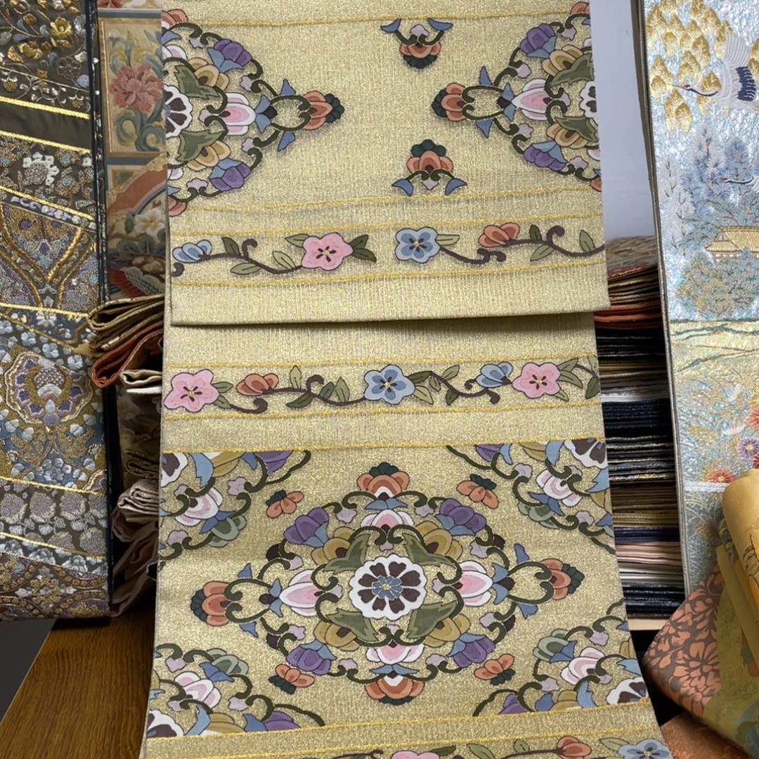 刺绣织锦技艺高超的