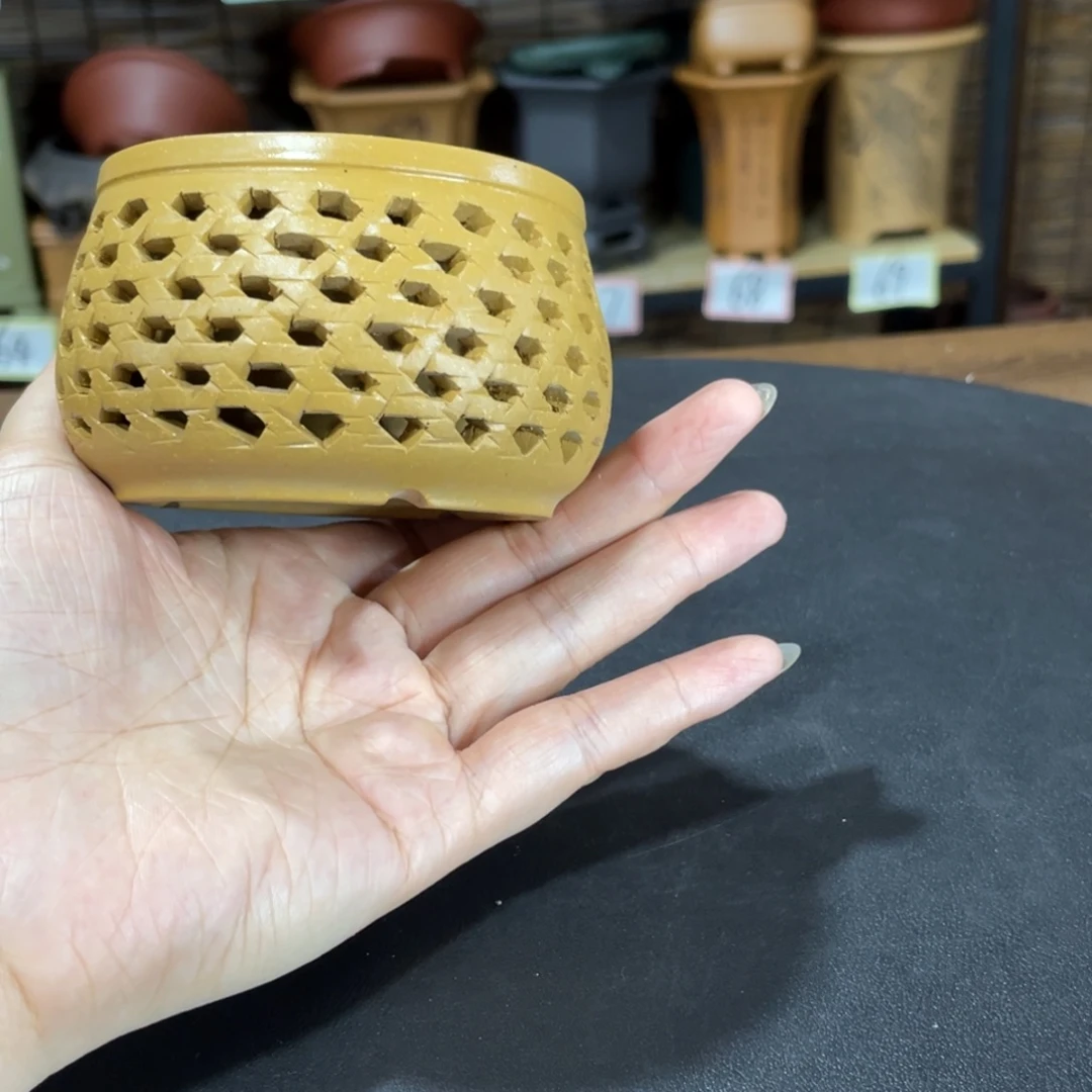 紫砂花盆紫砂和白