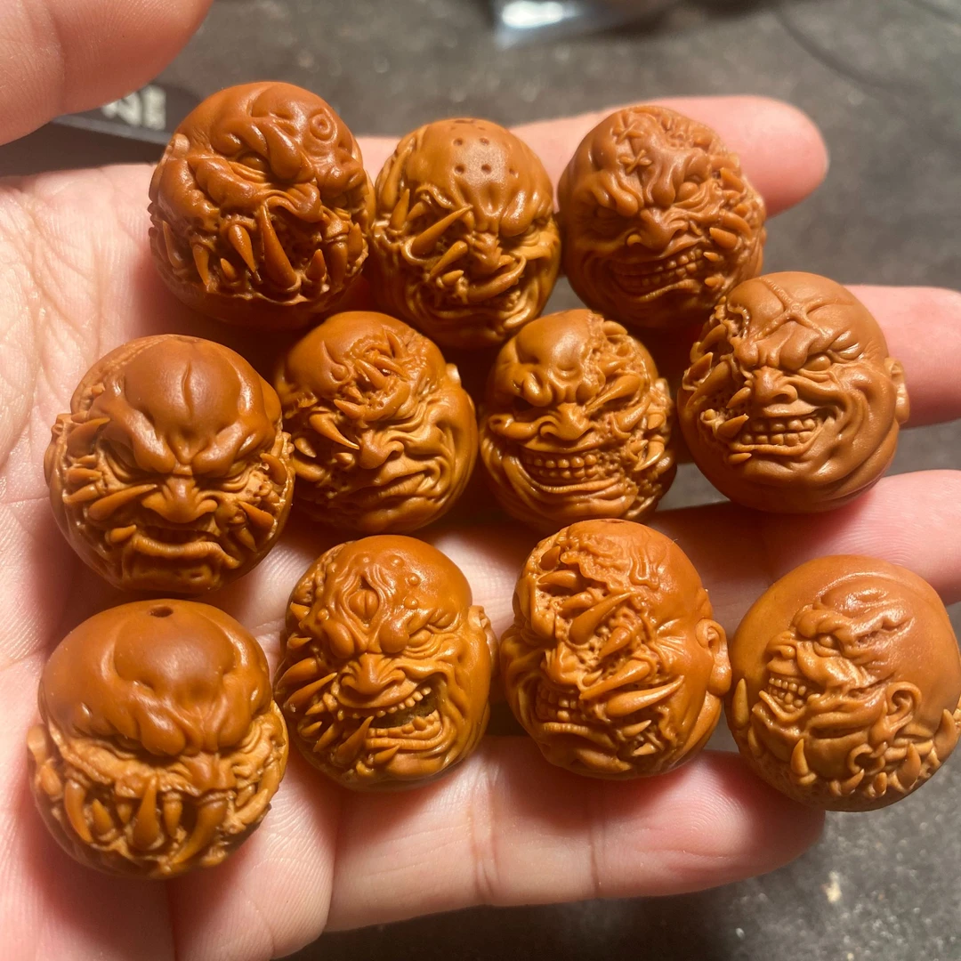 山鬼吞噬恶僧向死而生全家福大尺寸手持手串单颗橄榄核老料雕刻