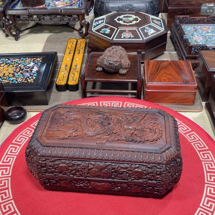 紫檀木类成套家具