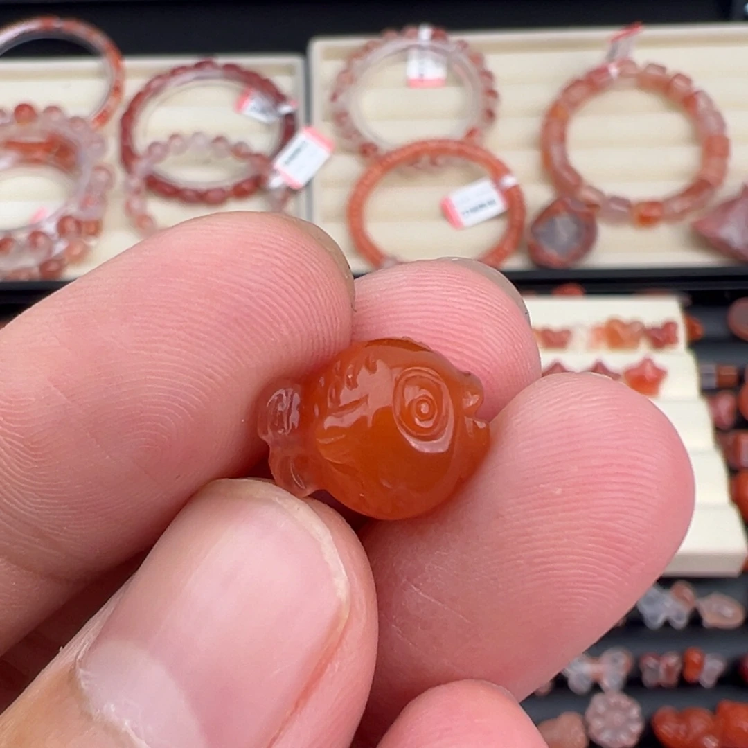 南红玛瑙未镶嵌川料嘟嘟鱼1