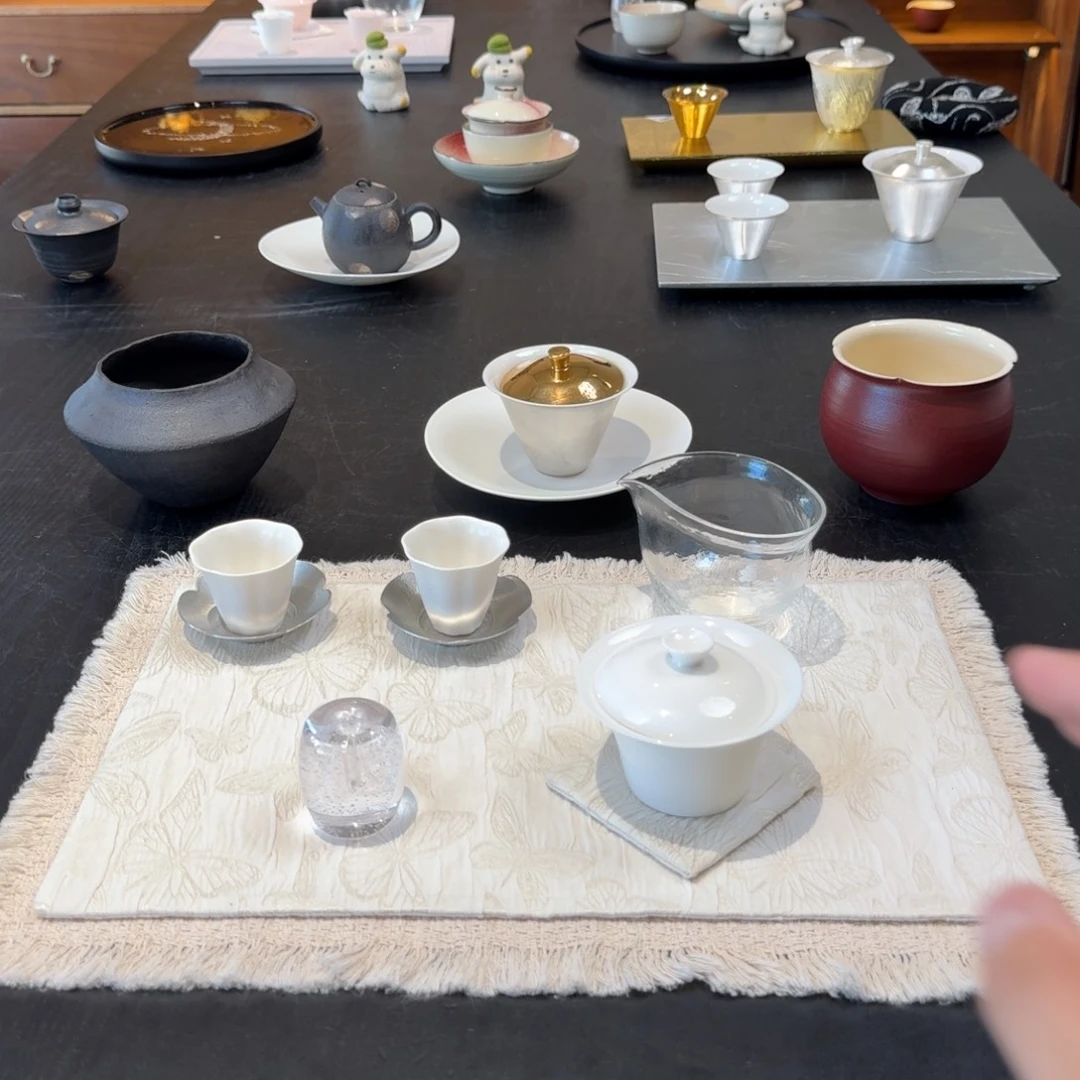 一整套套装有茶席