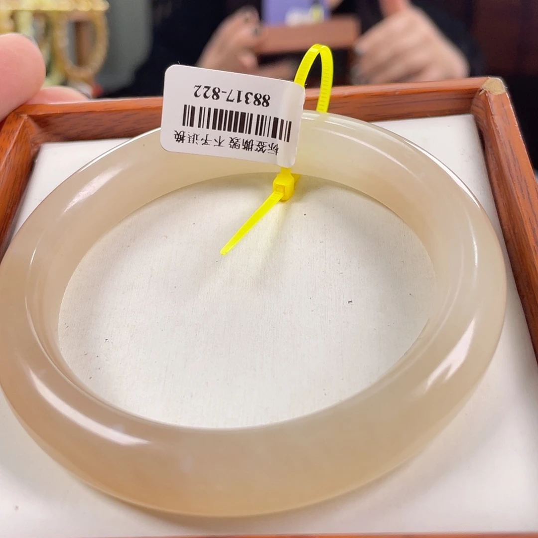 【闪购商品】和田玉手镯未镶嵌60-61