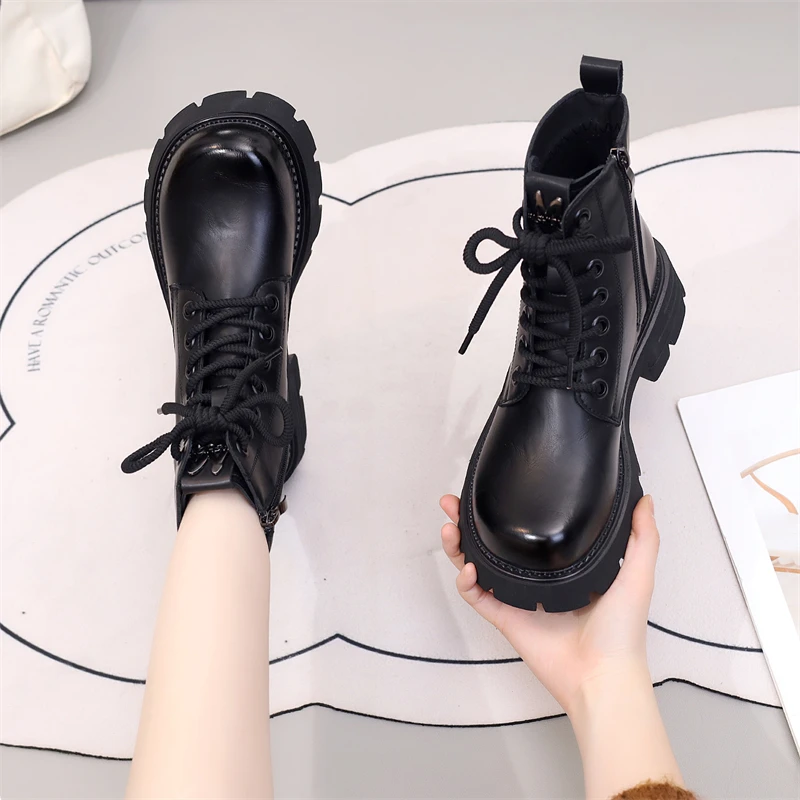 2025秋季新款马丁靴女厚底单靴超火英伦风百搭休闲显脚小加绒短靴