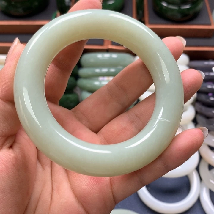 【闪购商品】未镶嵌手镯和田玉