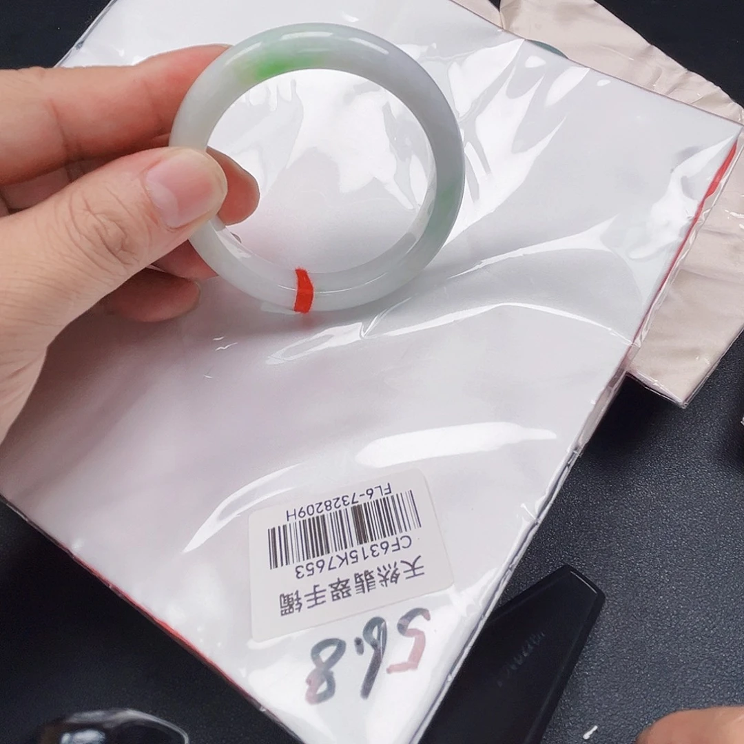 翡翠未镶嵌手镯手镯