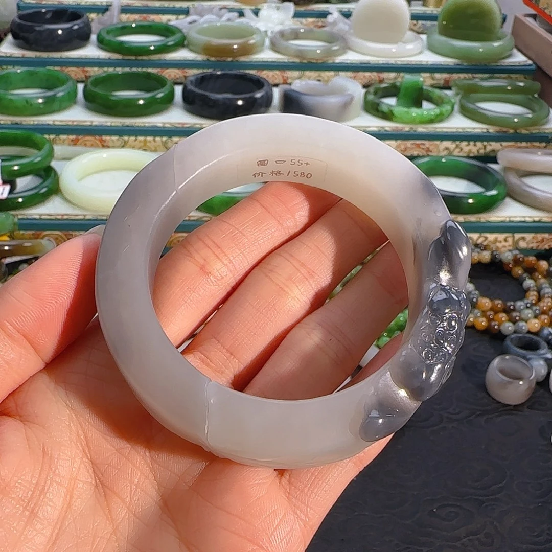 未镶嵌手镯和田玉烟紫雕花镯