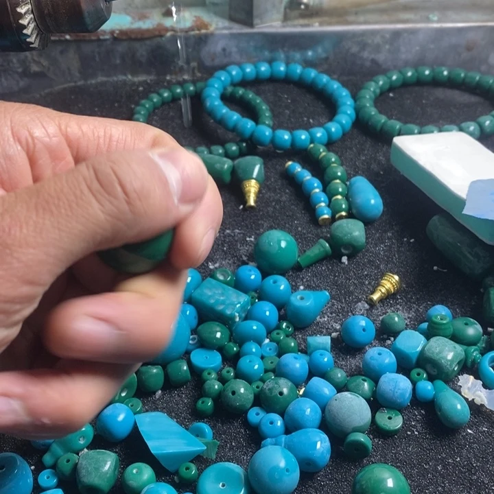 陌***路石英石磁石老油绿28圆珠一个