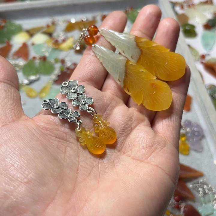 蛇纹石玉合金耳饰