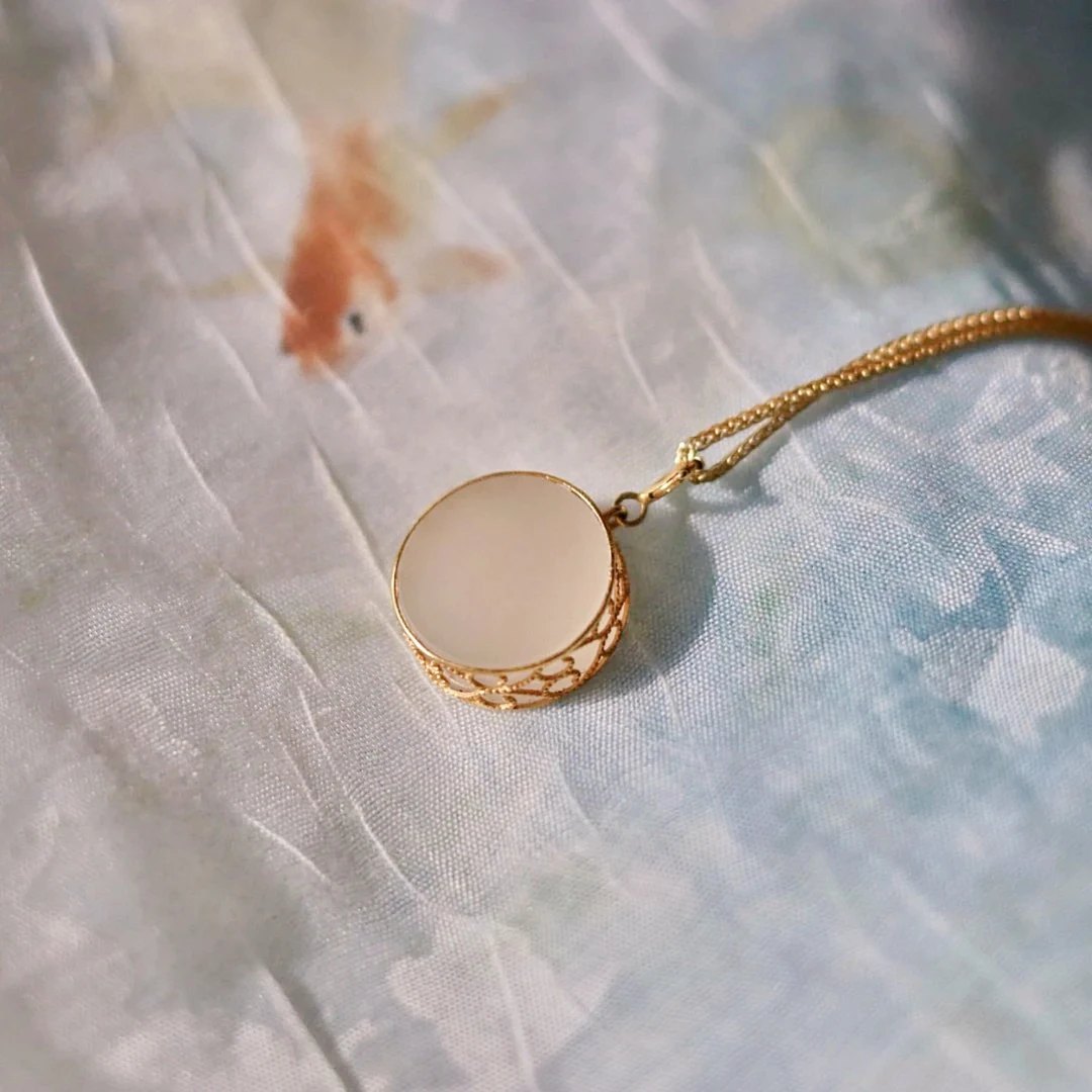 【藕粉圆牌】瑾玉和田玉藕粉圆牌吊坠 18k金镶嵌 尺寸约12/4 L0242