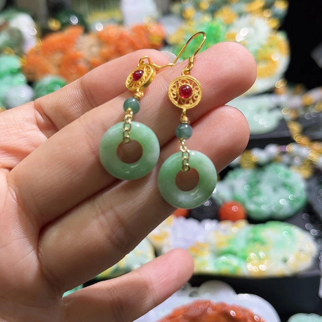 翡翠未镶嵌耳饰待编织