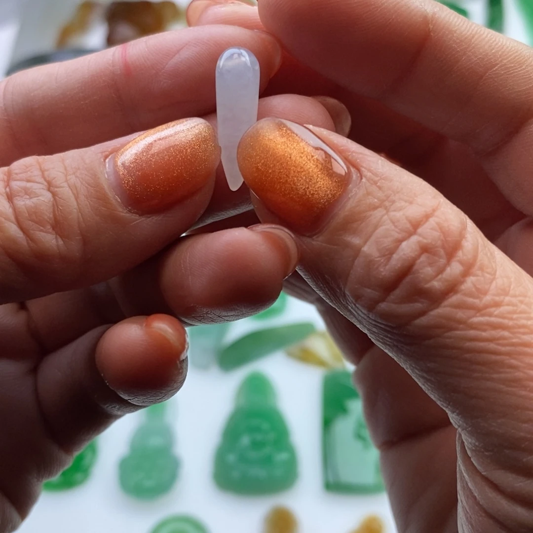 翡翠挂件未镶嵌天然翡翠