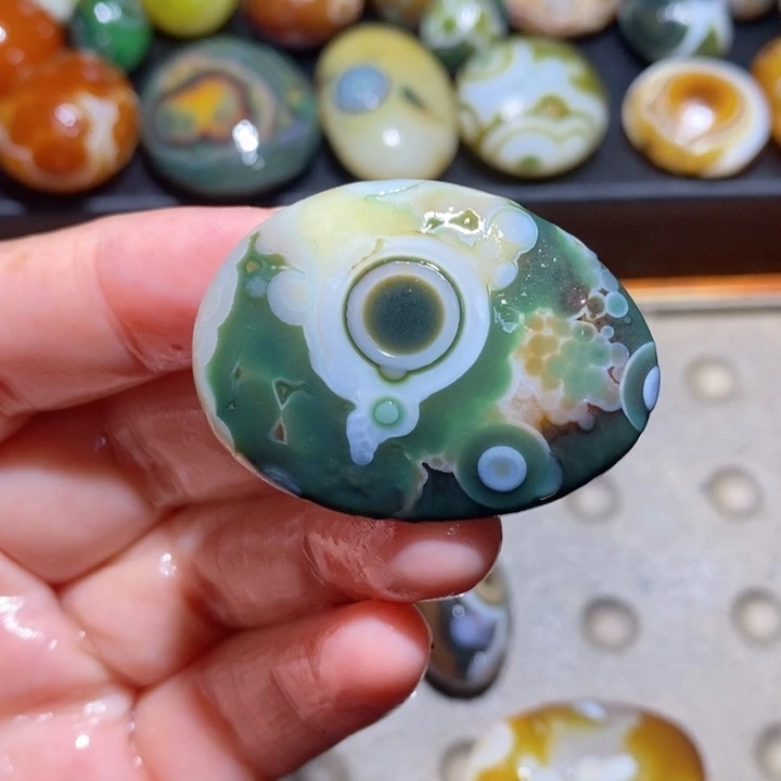 未镶嵌玛瑙/玉髓珠宝半成品70