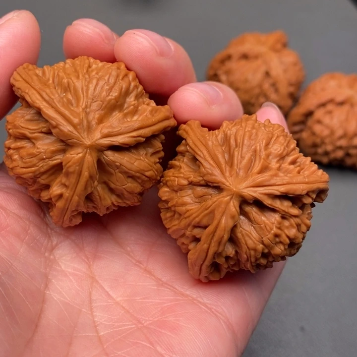 L***i文玩核桃吊坠核桃核桃核桃