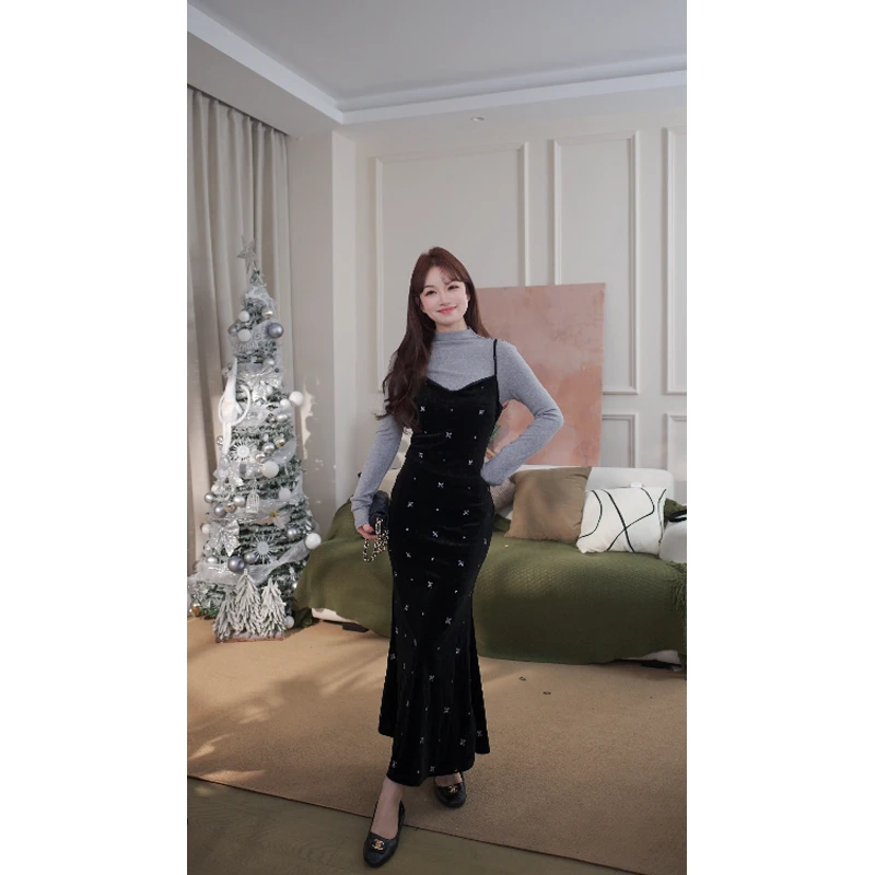 板栗西西【英伦彼岸】法式赫本氛围感高级感吊带A字连衣裙子秋冬款