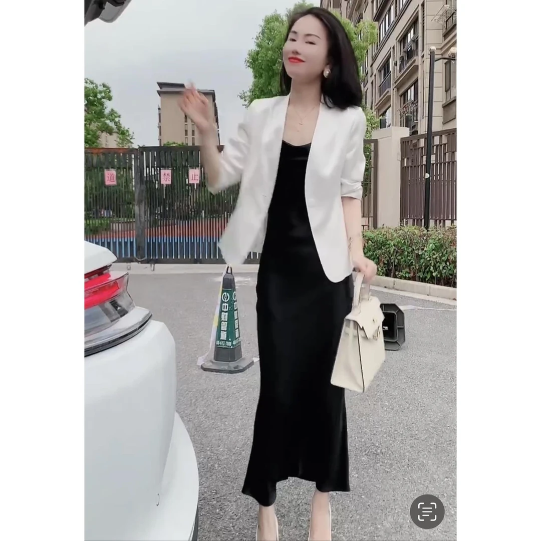高端网红爆款职业西服套装裙女2023夏季新款通勤显瘦外套+吊带裙