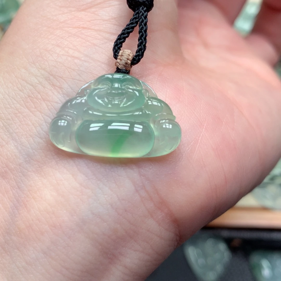 翡翠未镶嵌颈饰佛公