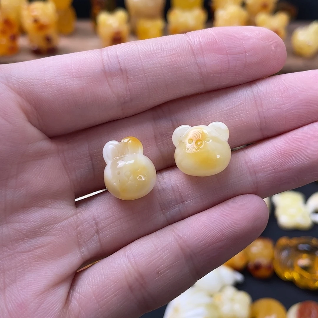 琥珀珠宝奇石未镶嵌