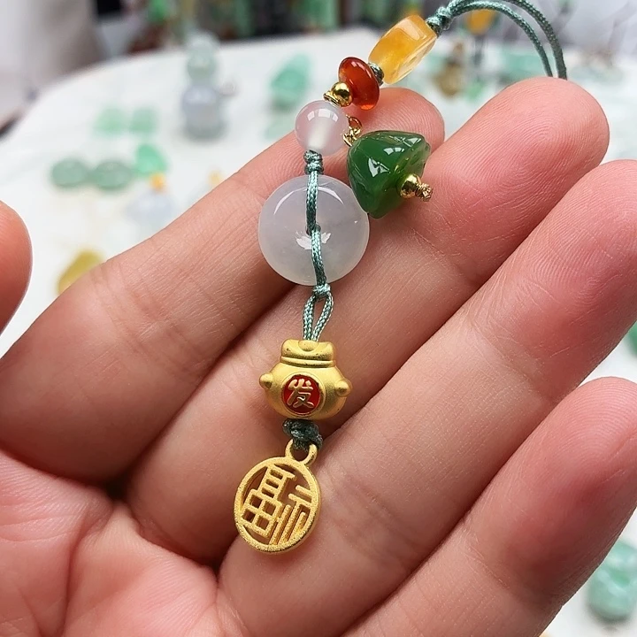 翡翠未镶嵌颈饰福袋镂空福