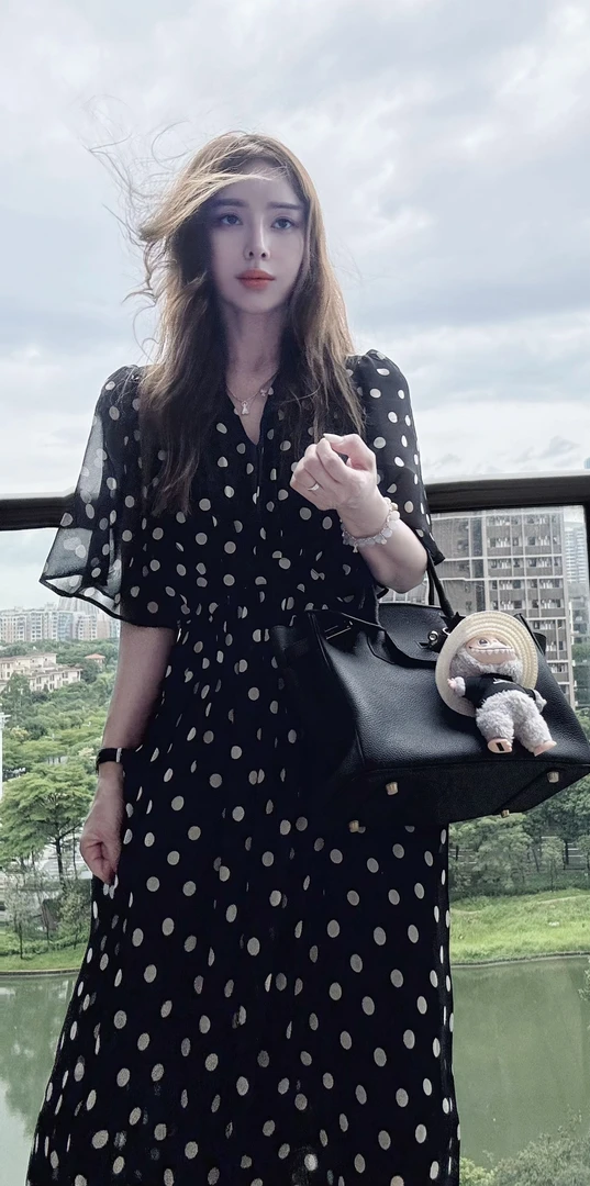 8852#夏季气质波点黑色V领街头风复古碎花高腰连衣裙
