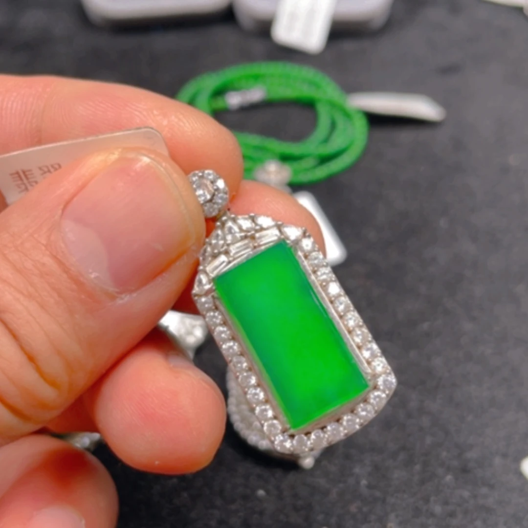 【闪购商品】翡翠颈饰银S925镶嵌吊坠