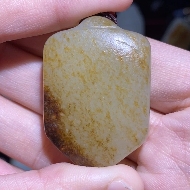 傲***闲和田玉未镶嵌颈饰