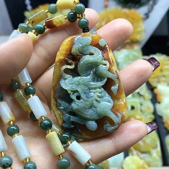 蛇纹石玉挂件未镶嵌